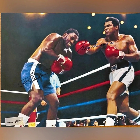 - Muhammad Ali joe Frazier signed 8x10 photo - Picture 1 of 1